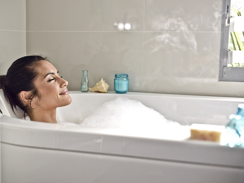 Solahart Toowoomba -lady in bath